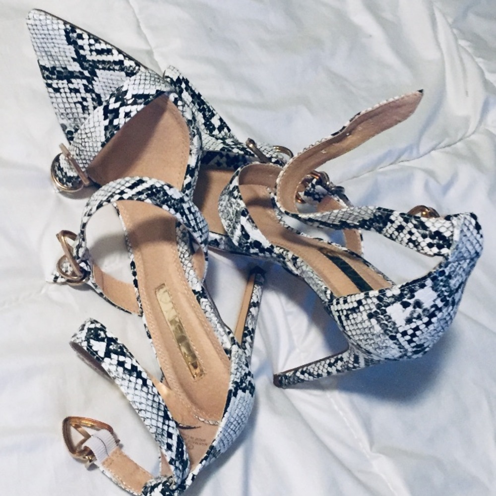 Snakeskin Heels!